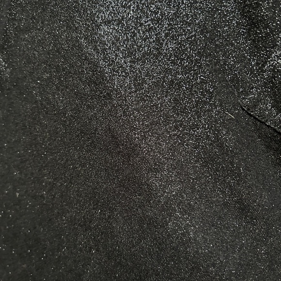 Beautiful Calvin Klein black shinmery t-shirt in L. - Picture 5 of 6